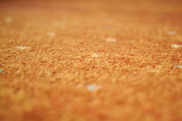 oranžový koberec
